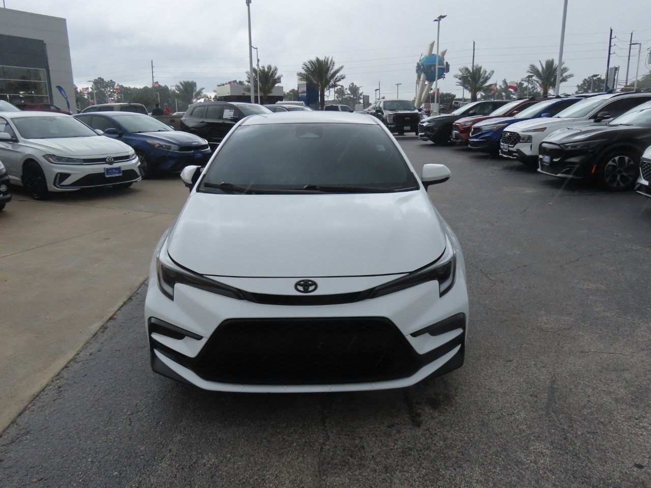 Used 2023 Toyota Corolla SE FWD image 4