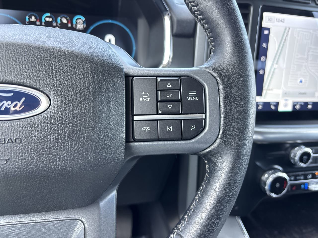 Certified 2023 Ford F150 Lariat w/ Equipment Group 502A High image 35