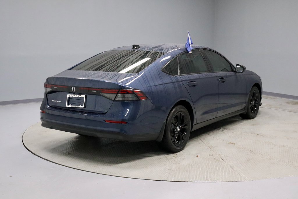 Used 2025 Honda Accord SE image 11