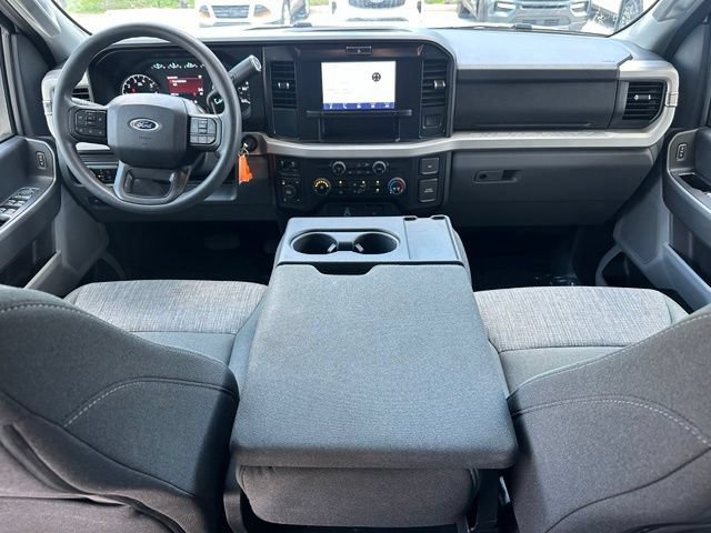 Certified 2025 Ford F250 XLT w/ FX4 Off-Road Package AWD/4WD image 11