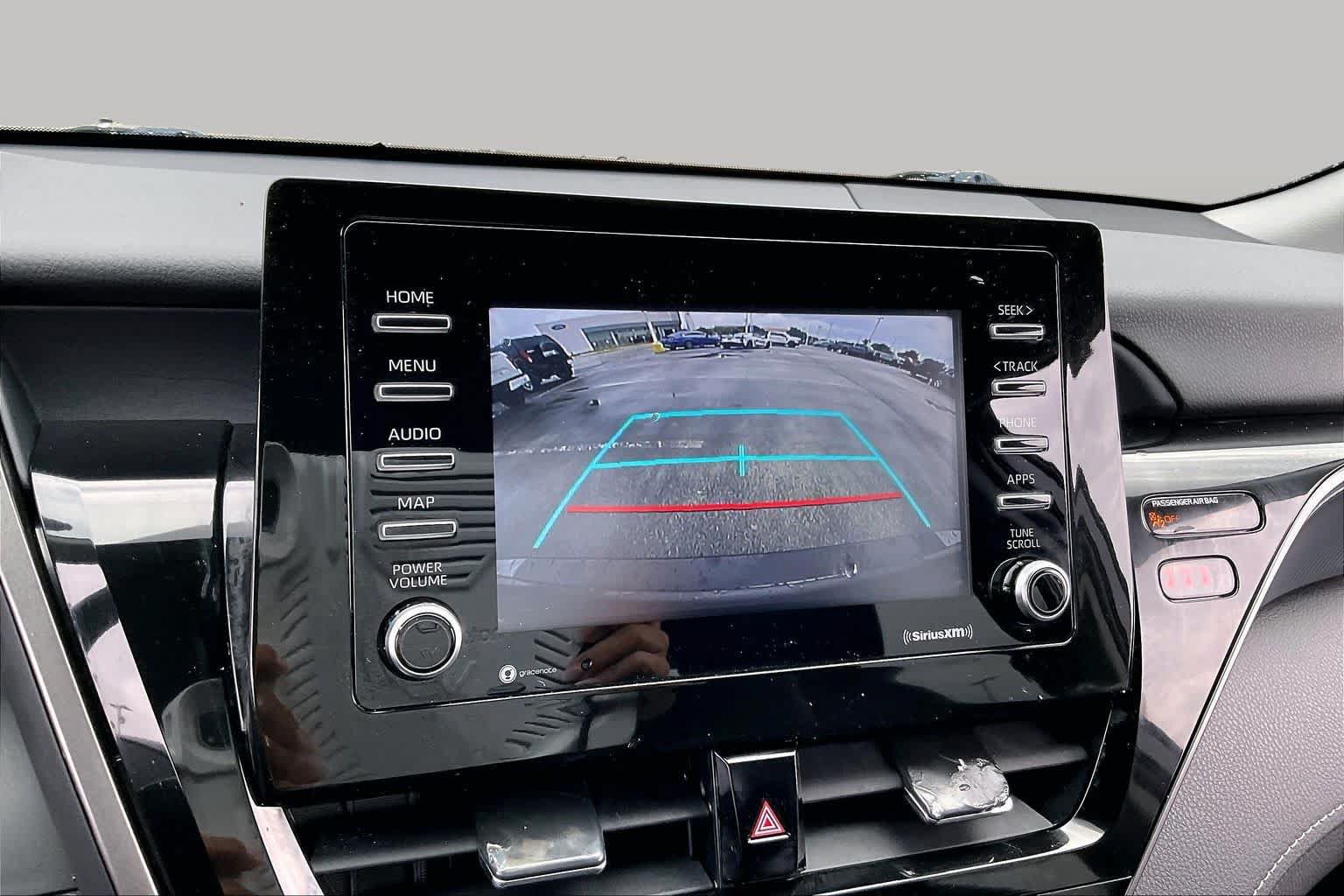 Used 2022 Toyota Camry SE FWD image 23