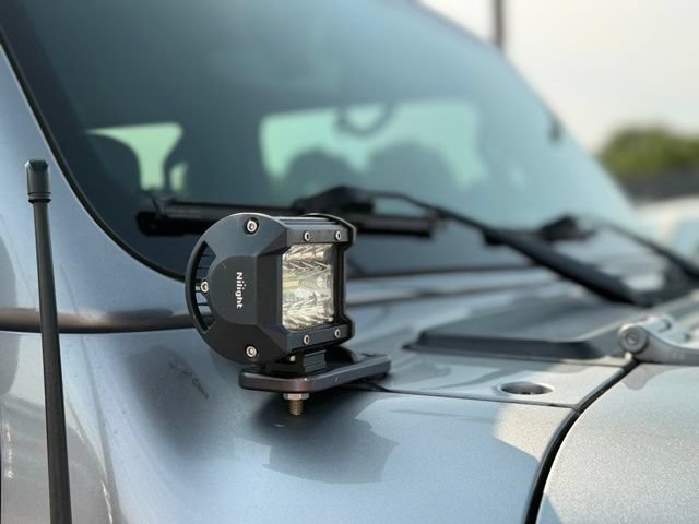 Used 2018 Jeep Wrangler Unlimited Sahara w/ Dual Top Group AWD/4WD image 21