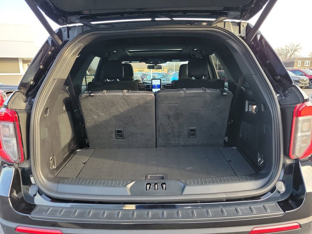 Certified 2021 Ford Explorer ST w/ Equipment Group 401A image 10