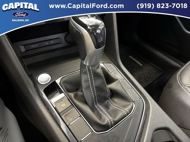 Used 2022 Volkswagen Tiguan SE image 32