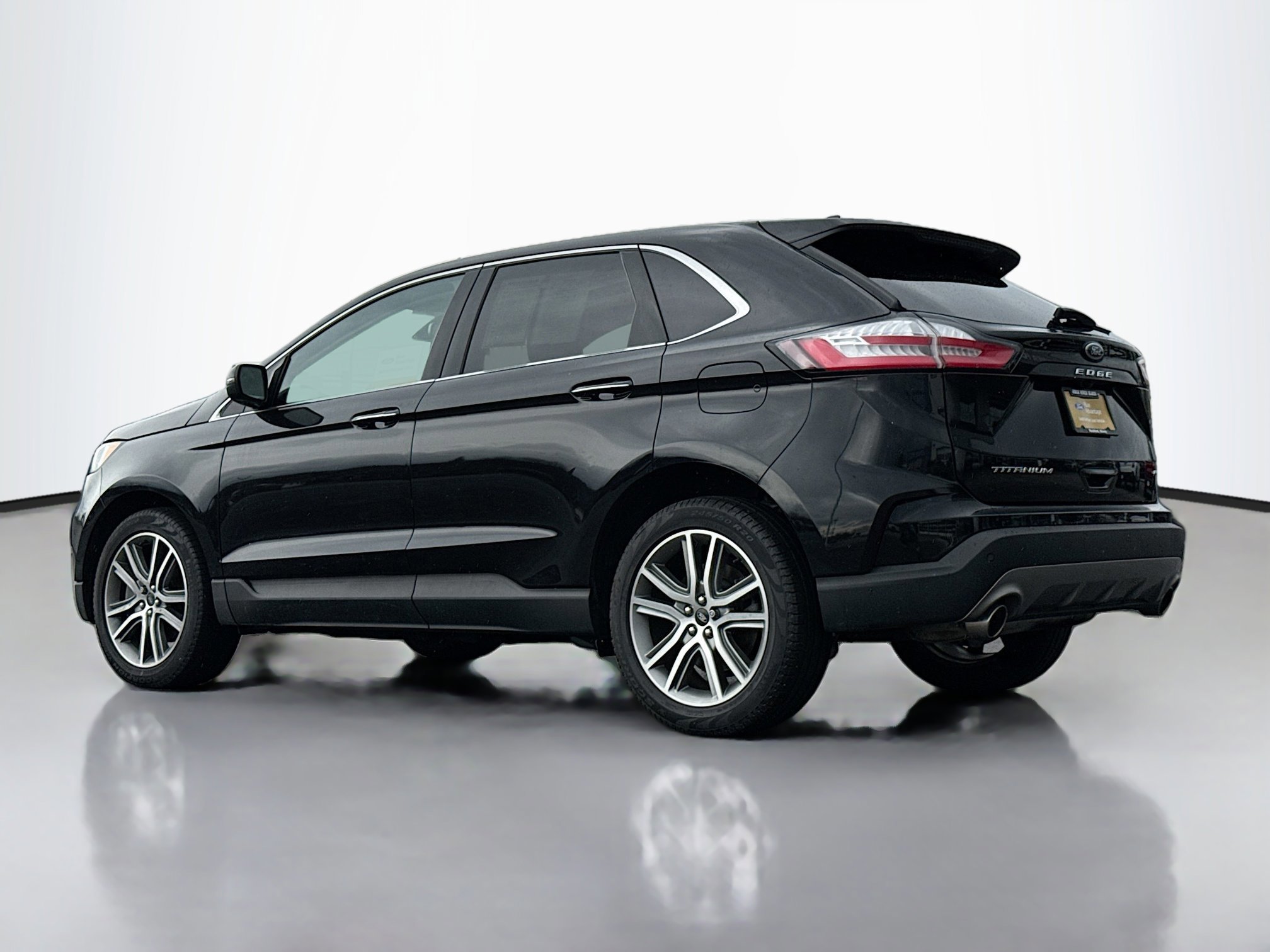 Certified 2024 Ford Edge Titanium w/ Equipment Group 301A AWD/4WD image 2