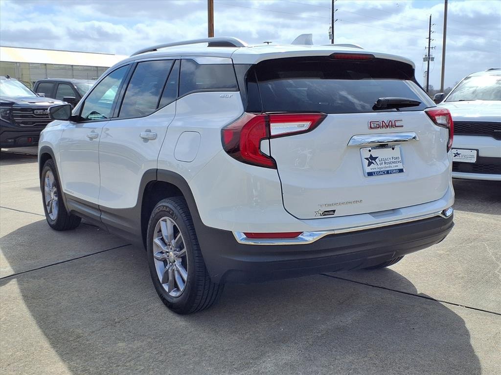 Used 2023 GMC Terrain SLT image 4