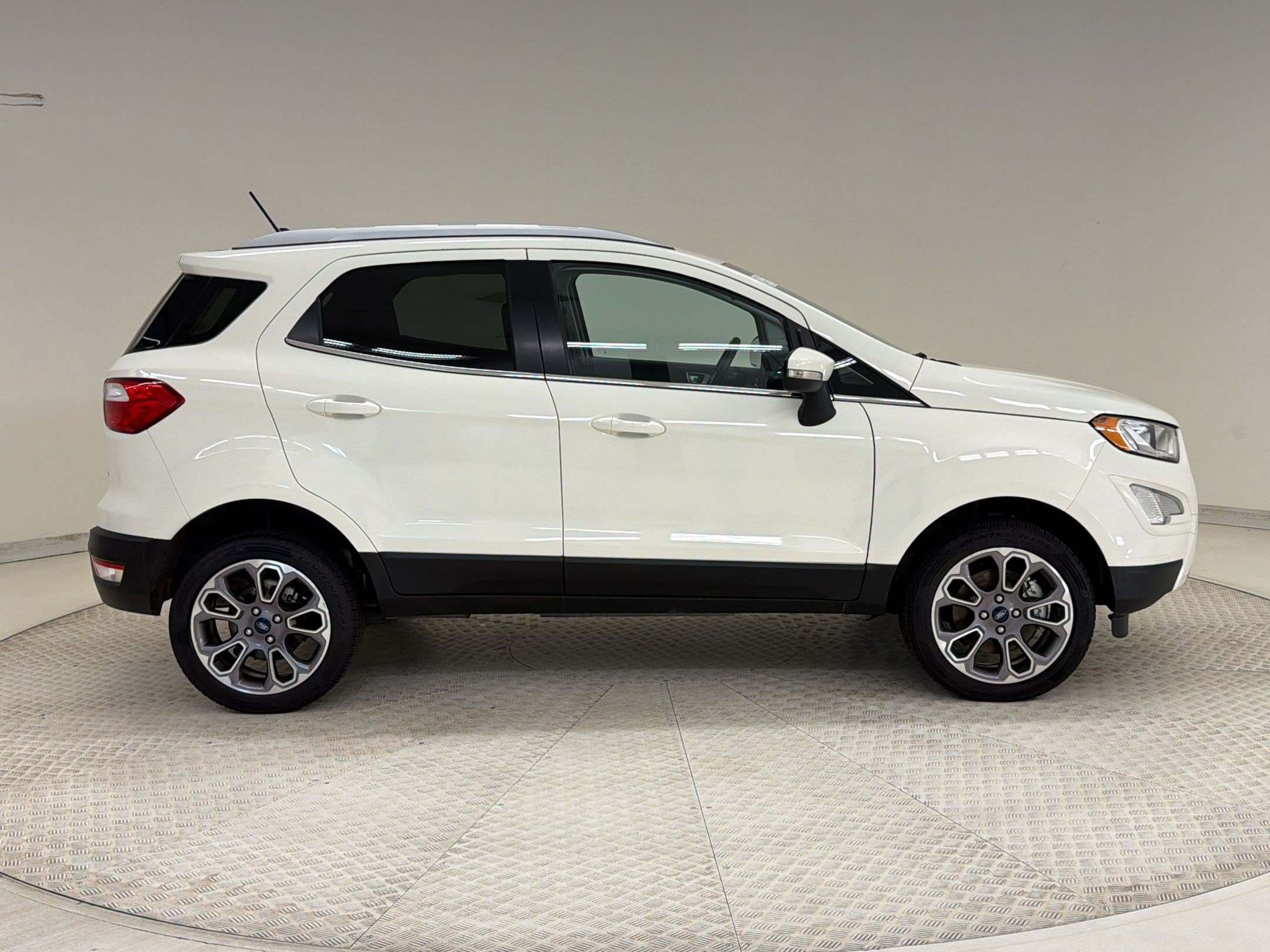 Certified 2021 Ford EcoSport Titanium AWD/4WD image 8