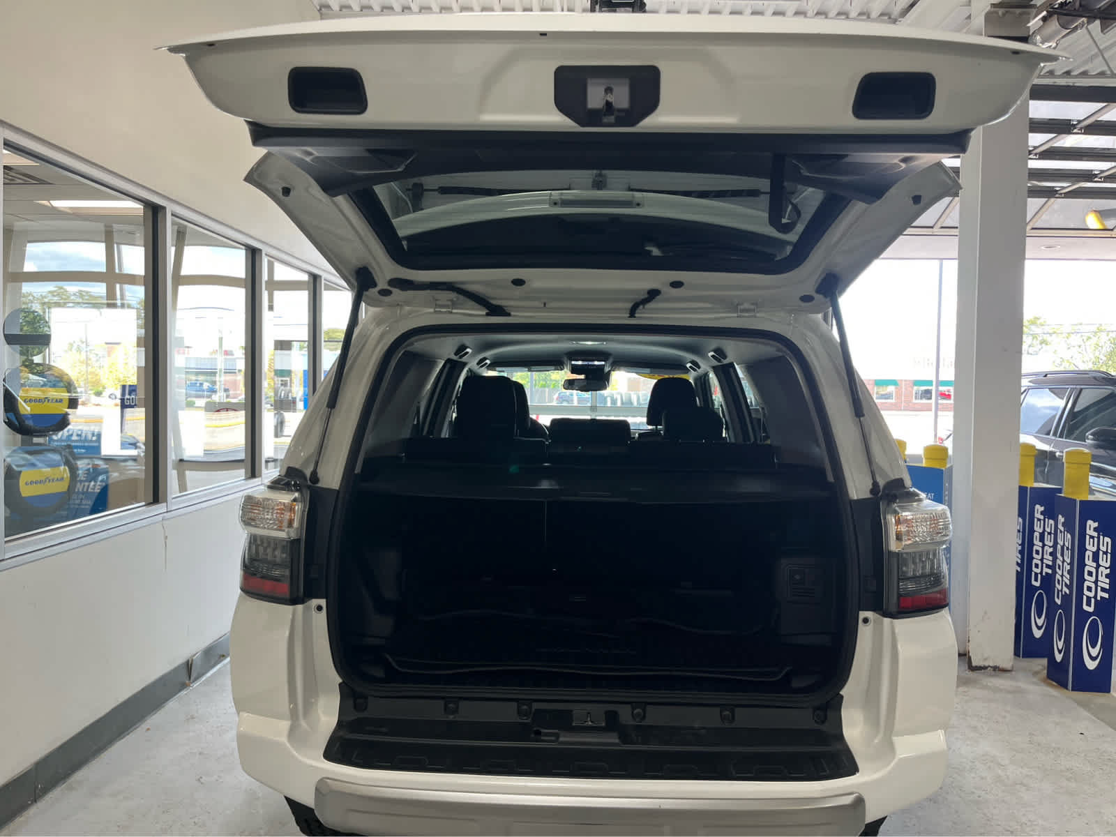 Used 2023 Toyota 4Runner TRD Off-Road AWD/4WD image 9