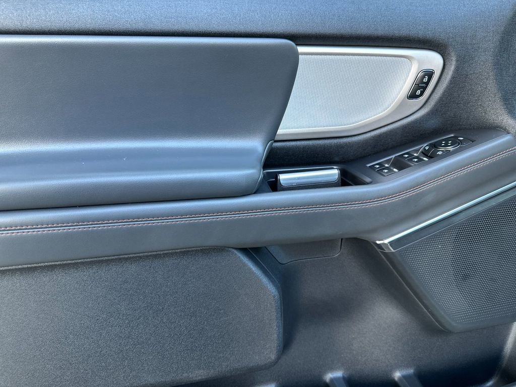 Certified 2025 Ford Expedition Active image 11