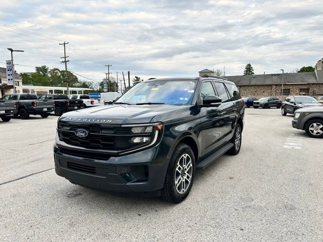 Certified 2025 Ford Expedition Active AWD/4WD image 4