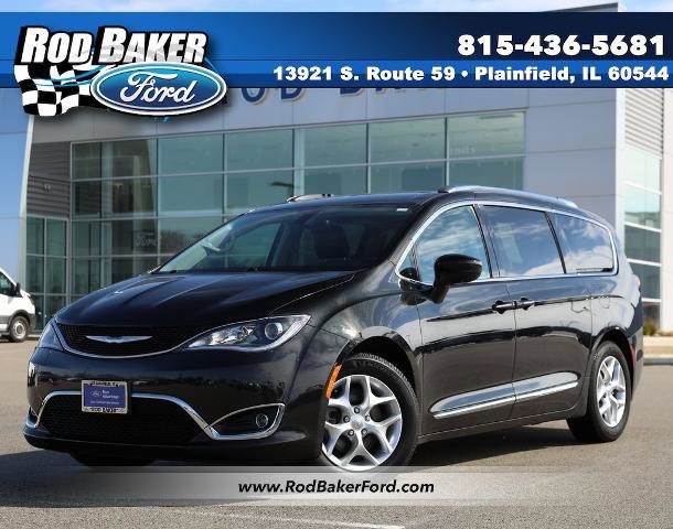 Used 2018 Chrysler Pacifica Touring-L Plus w/ Tire & Wheel Group image 10