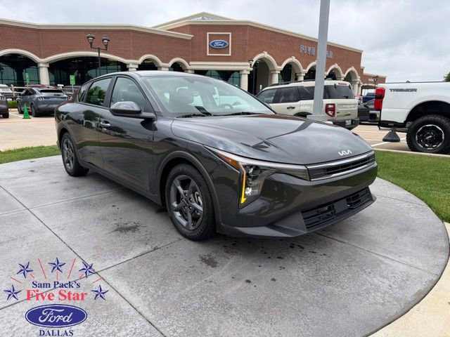 Used 2025 Kia K4 LXS FWD image 4