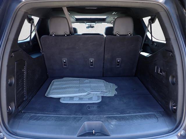 Used 2023 GMC Yukon XL SLT w/ SLT Luxury Package AWD/4WD image 9