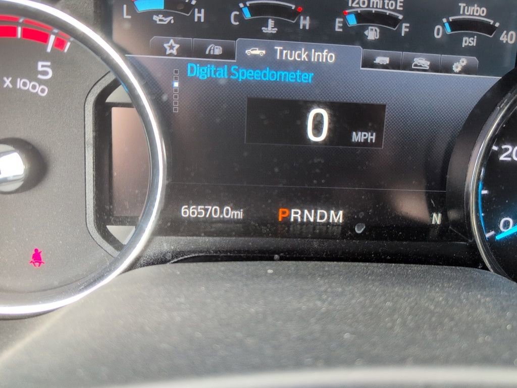 Certified 2022 Ford F350 Lariat w/ Black Appearance Package image 4