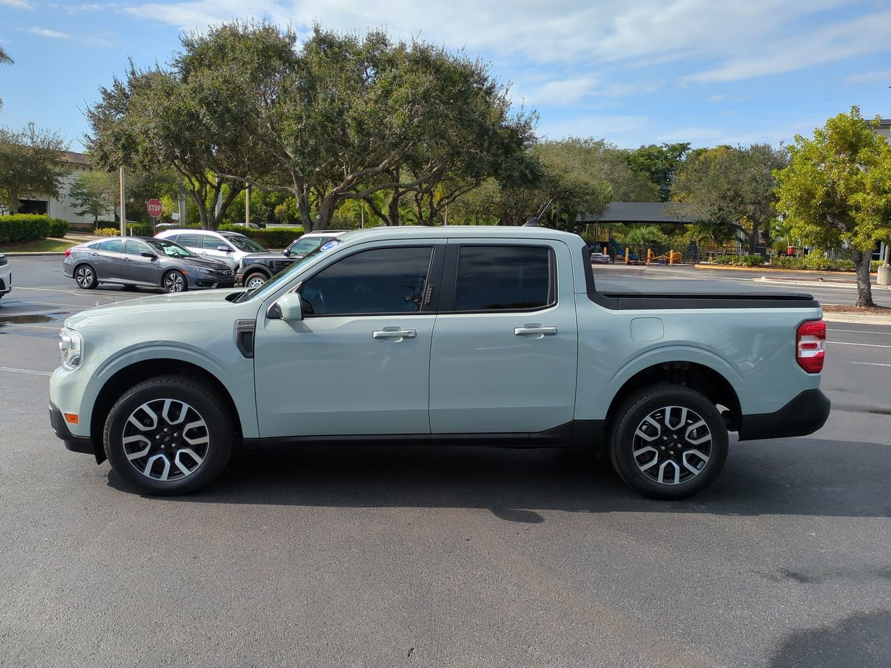 Certified 2022 Ford Maverick Lariat image 2