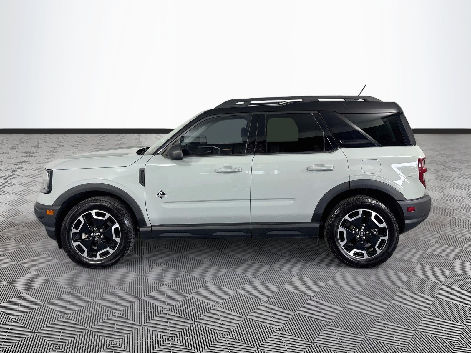 Certified 2022 Ford Bronco Sport Outer Banks w/ Tech Package AWD/4WD image 4