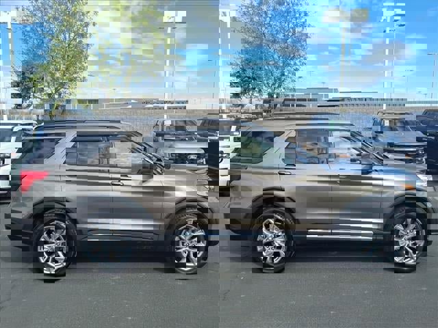 Certified 2021 Ford Explorer XLT w/ Equipment Group 202A image 7