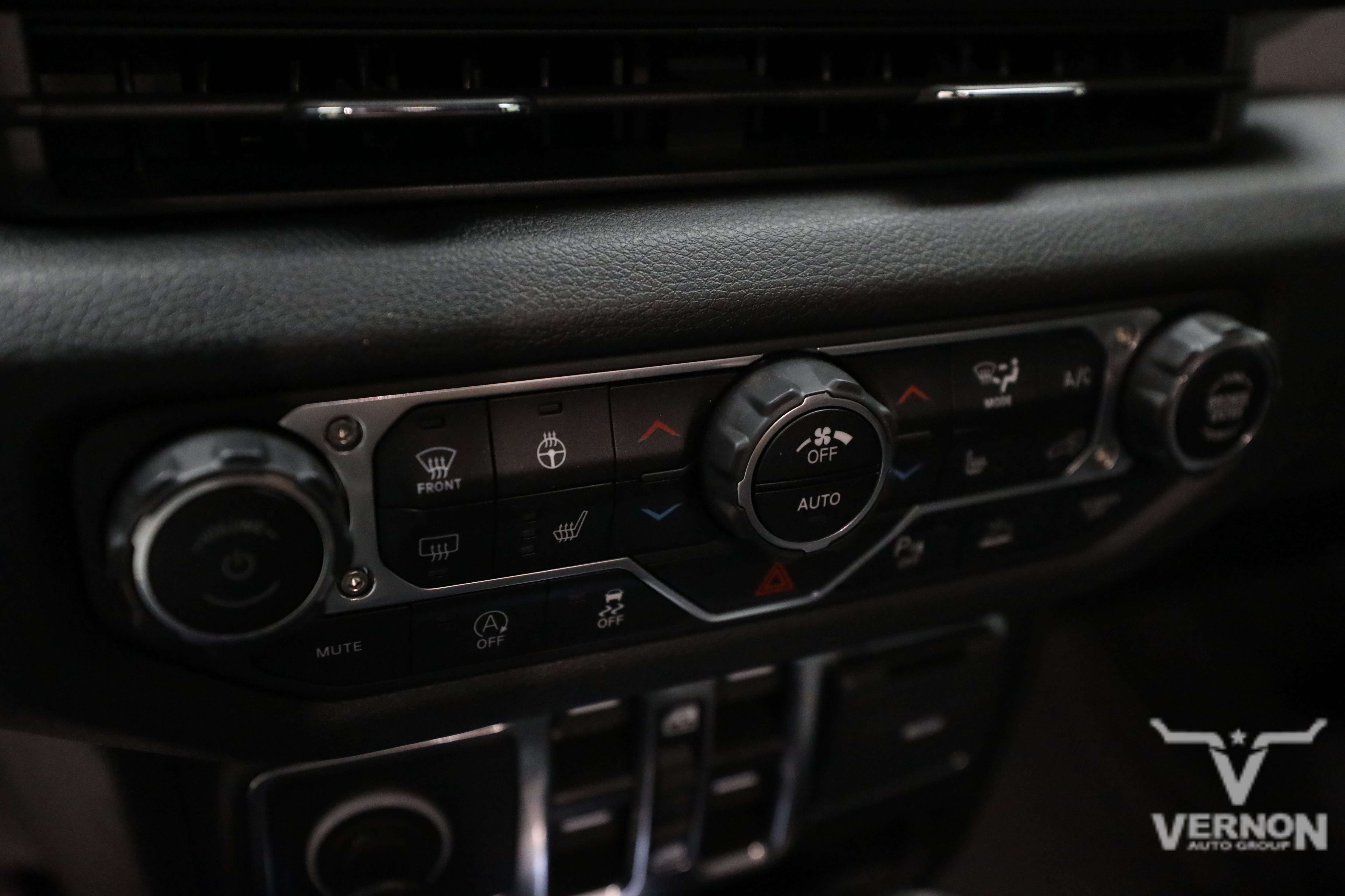 Used 2024 Jeep Wrangler Unlimited Sport AWD/4WD image 24