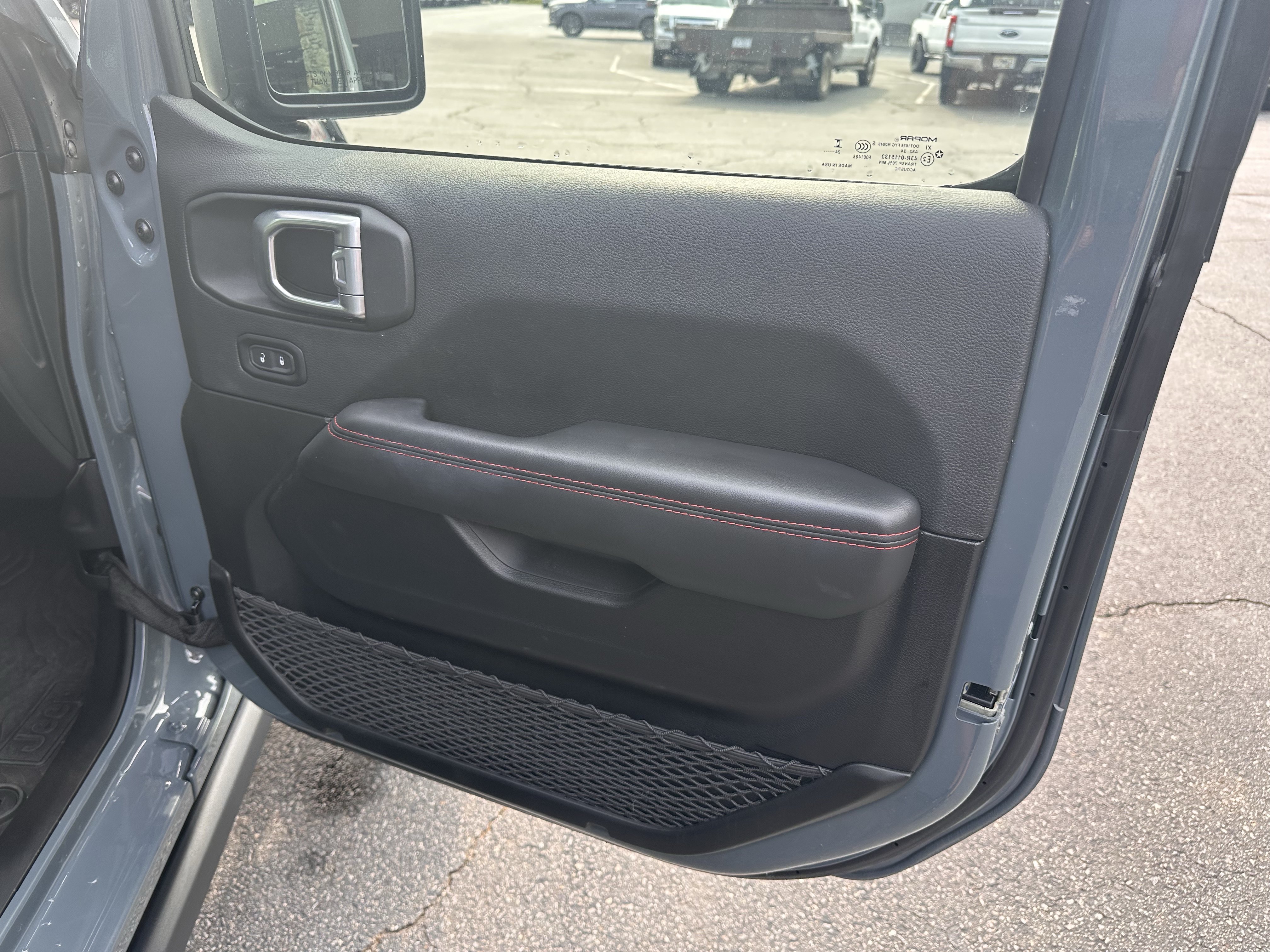 Used 2024 Jeep Wrangler Unlimited Rubicon AWD/4WD image 13