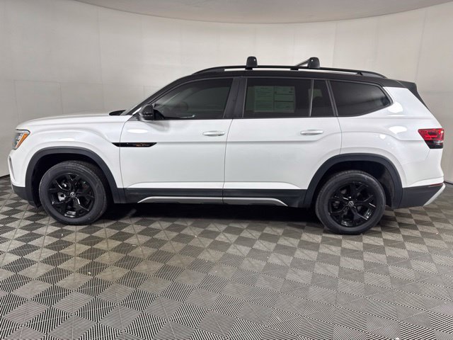 Used 2024 Volkswagen Atlas Peak Edition SEL AWD/4WD image 7