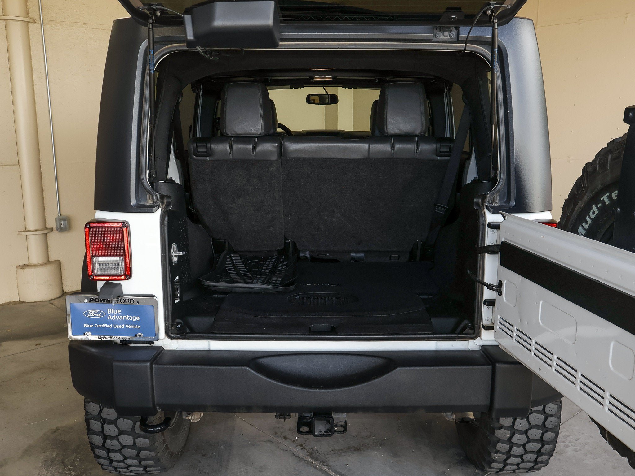 Used 2017 Jeep Wrangler Unlimited Rubicon w/ Connectivity Group AWD/4WD image 45
