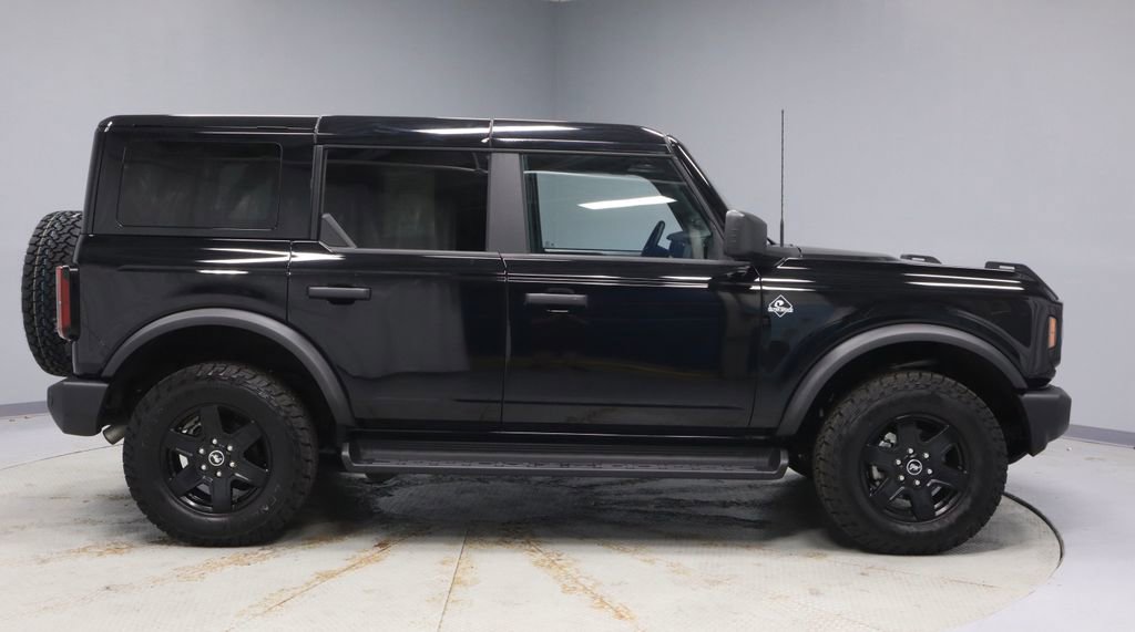 Certified 2025 Ford Bronco Outer Banks w/ Black Appearance Package AWD/4WD image 11