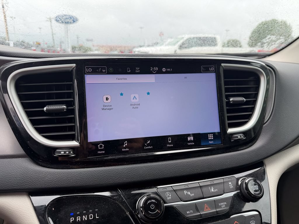 Used 2024 Chrysler Pacifica Touring-L FWD image 27