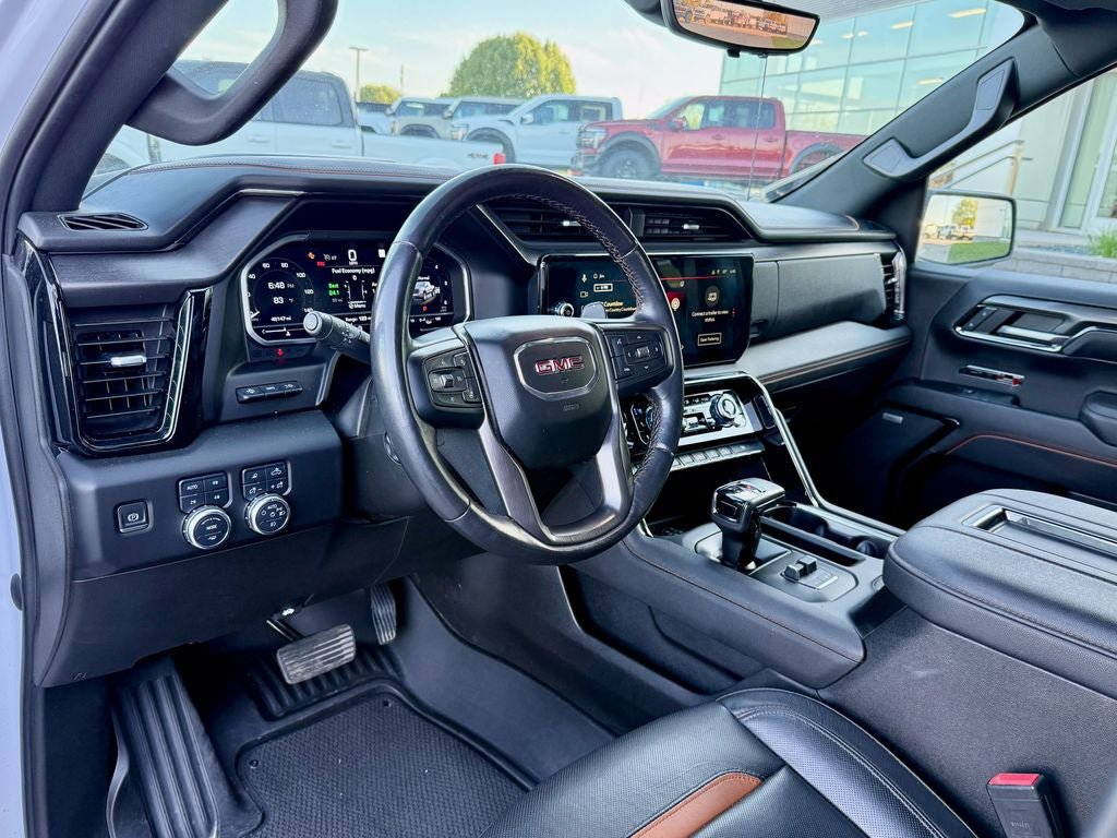 Used 2022 GMC Sierra 1500 AT4 w/ AT4 Premium Package AWD/4WD image 9