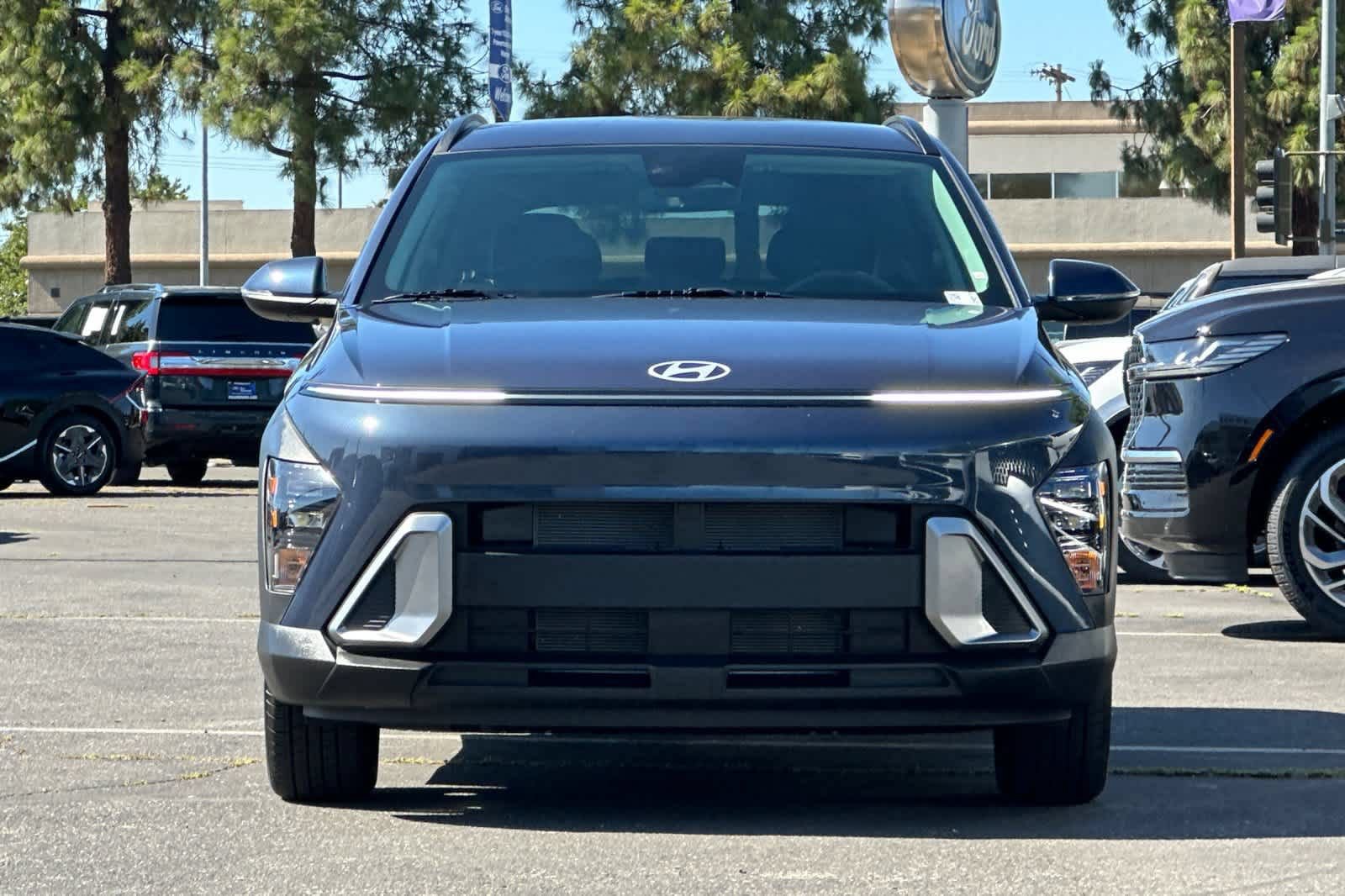 Used 2025 Hyundai Kona SEL FWD image 11