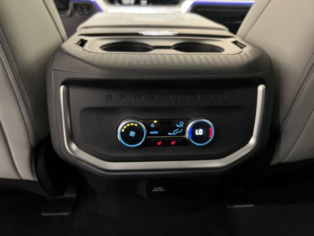 Certified 2025 Ford Expedition Max Platinum w/ Driver's Package AWD/4WD image 21