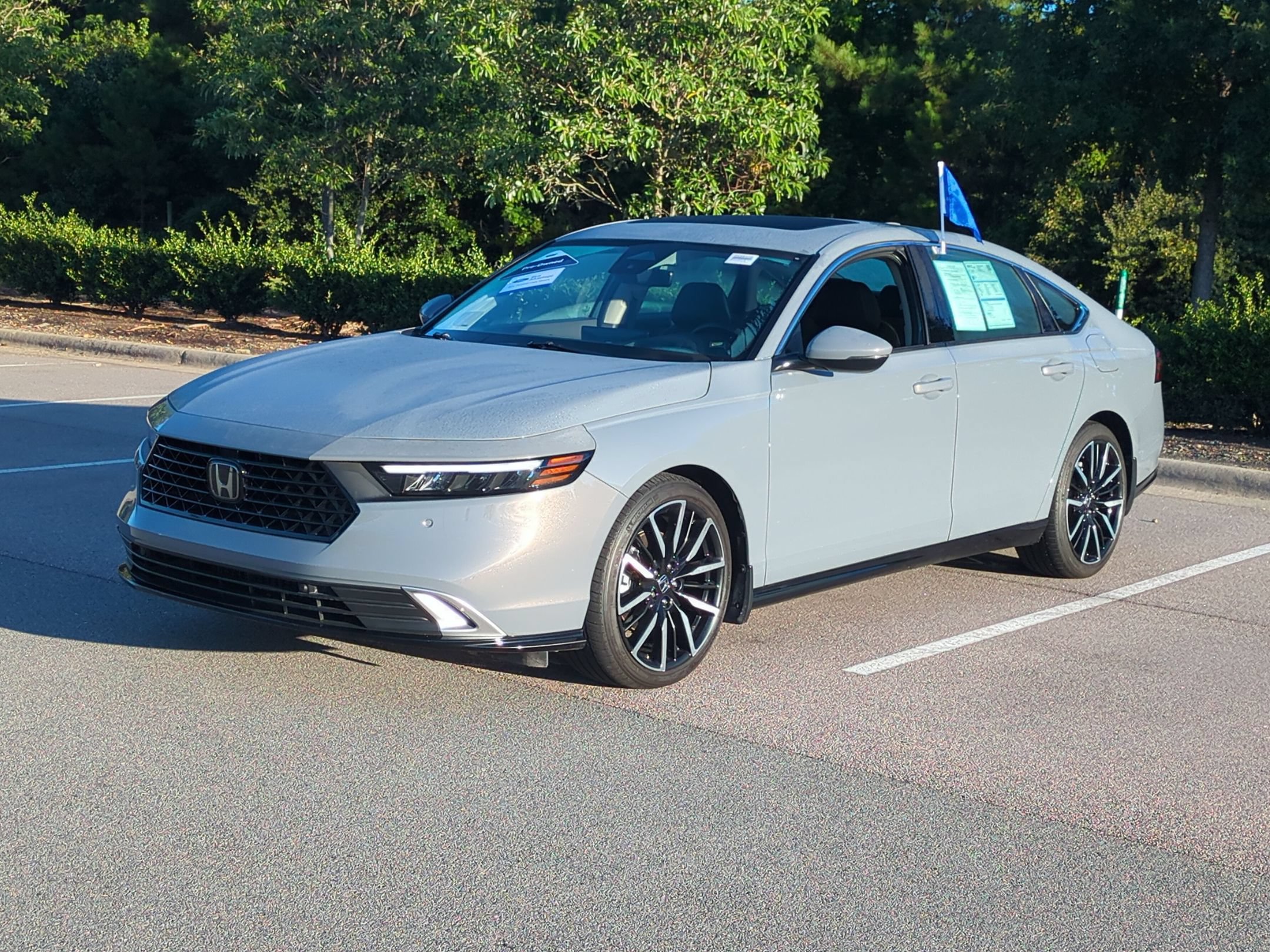 Used 2023 Honda Accord Touring image 7