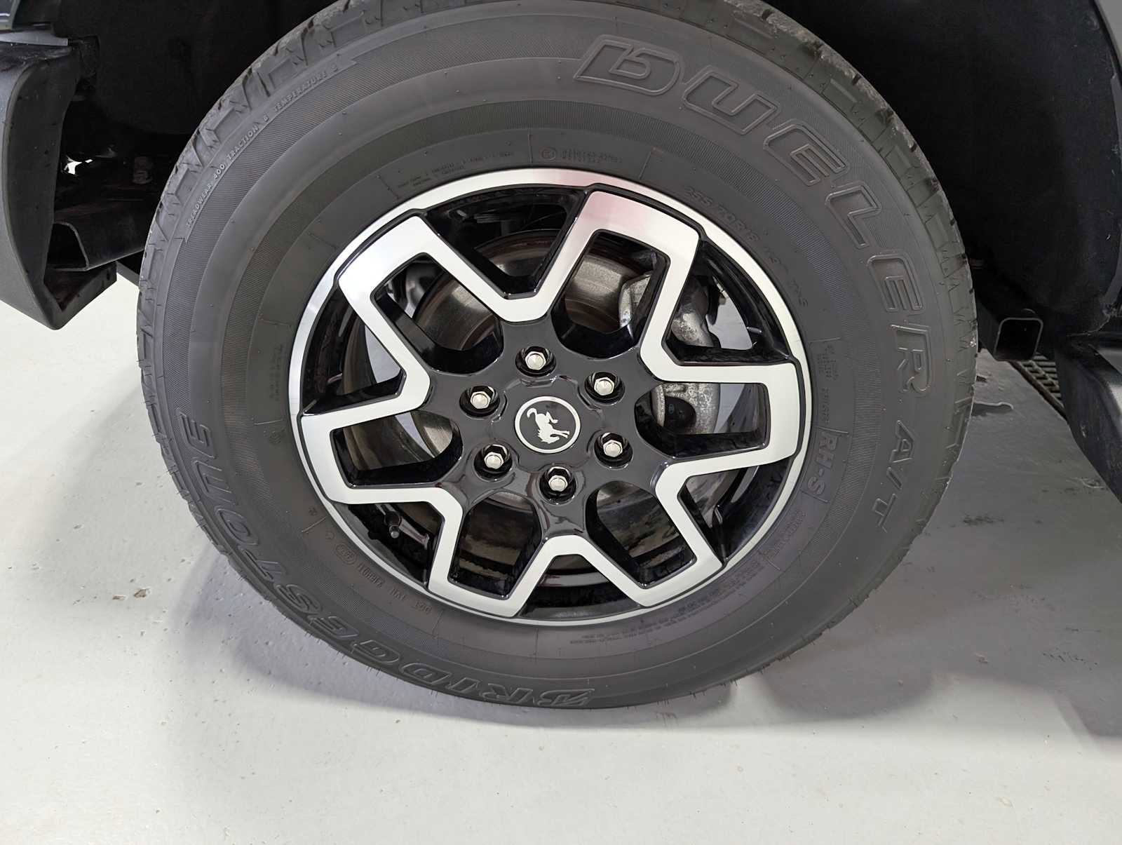 Certified 2025 Ford Bronco Outer Banks AWD/4WD image 3