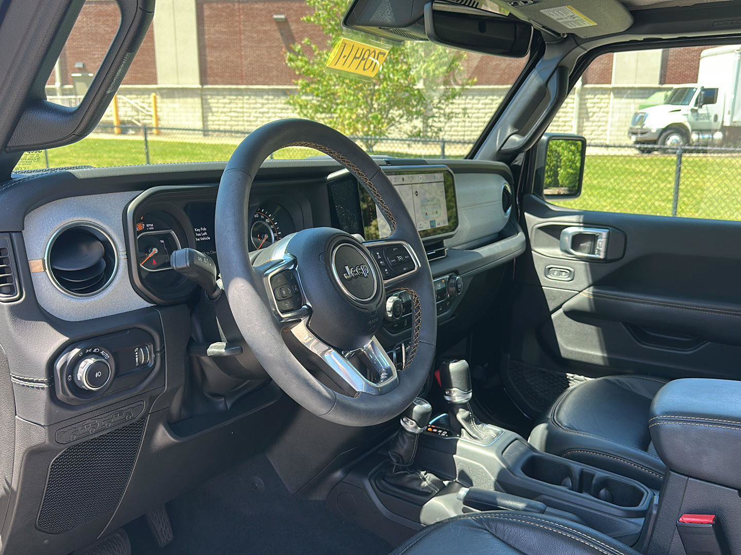 Used 2024 Jeep Wrangler Unlimited Sahara w/ Technology Group AWD/4WD image 10