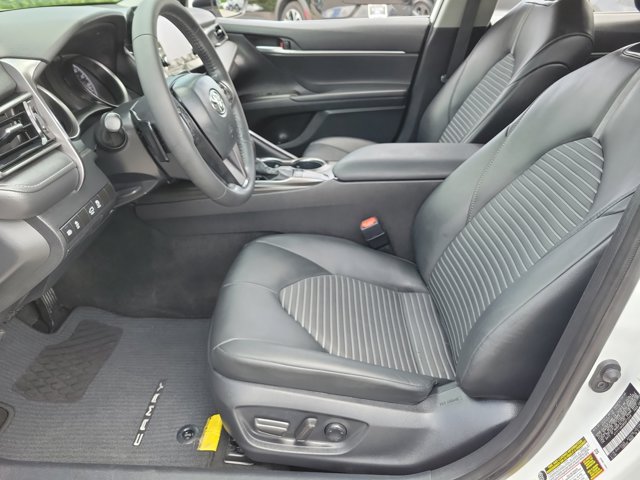 Used 2024 Toyota Camry SE w/ Convenience Package FWD image 17
