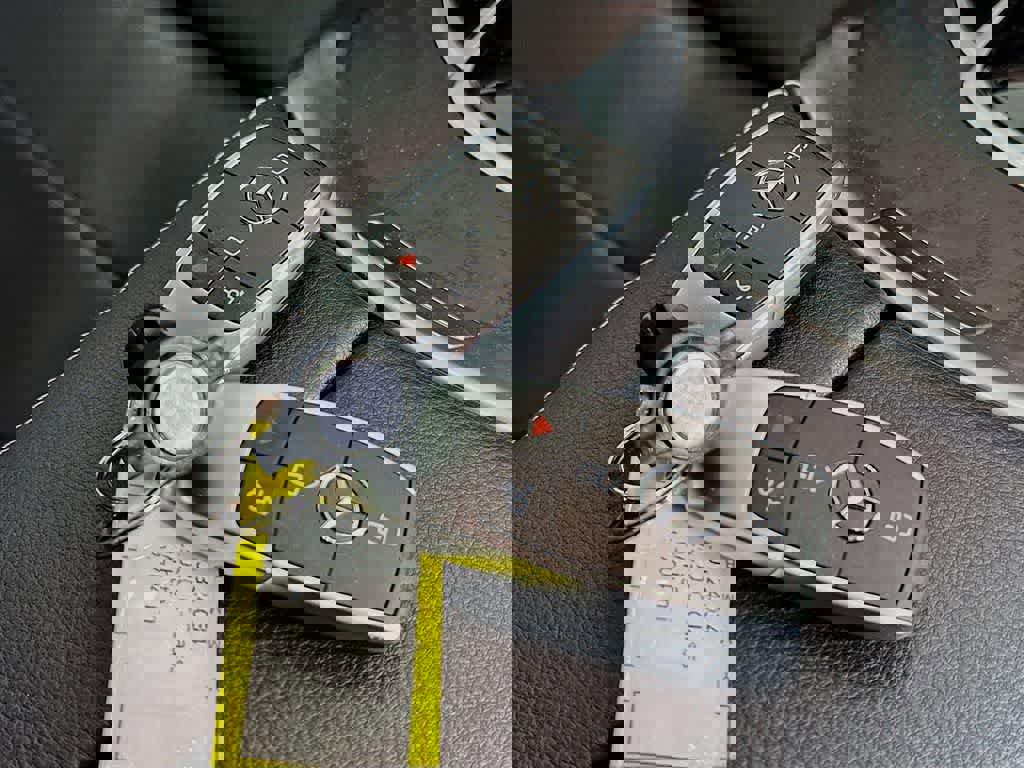 Used 2020 Mercedes-Benz C 300 Sedan image 24