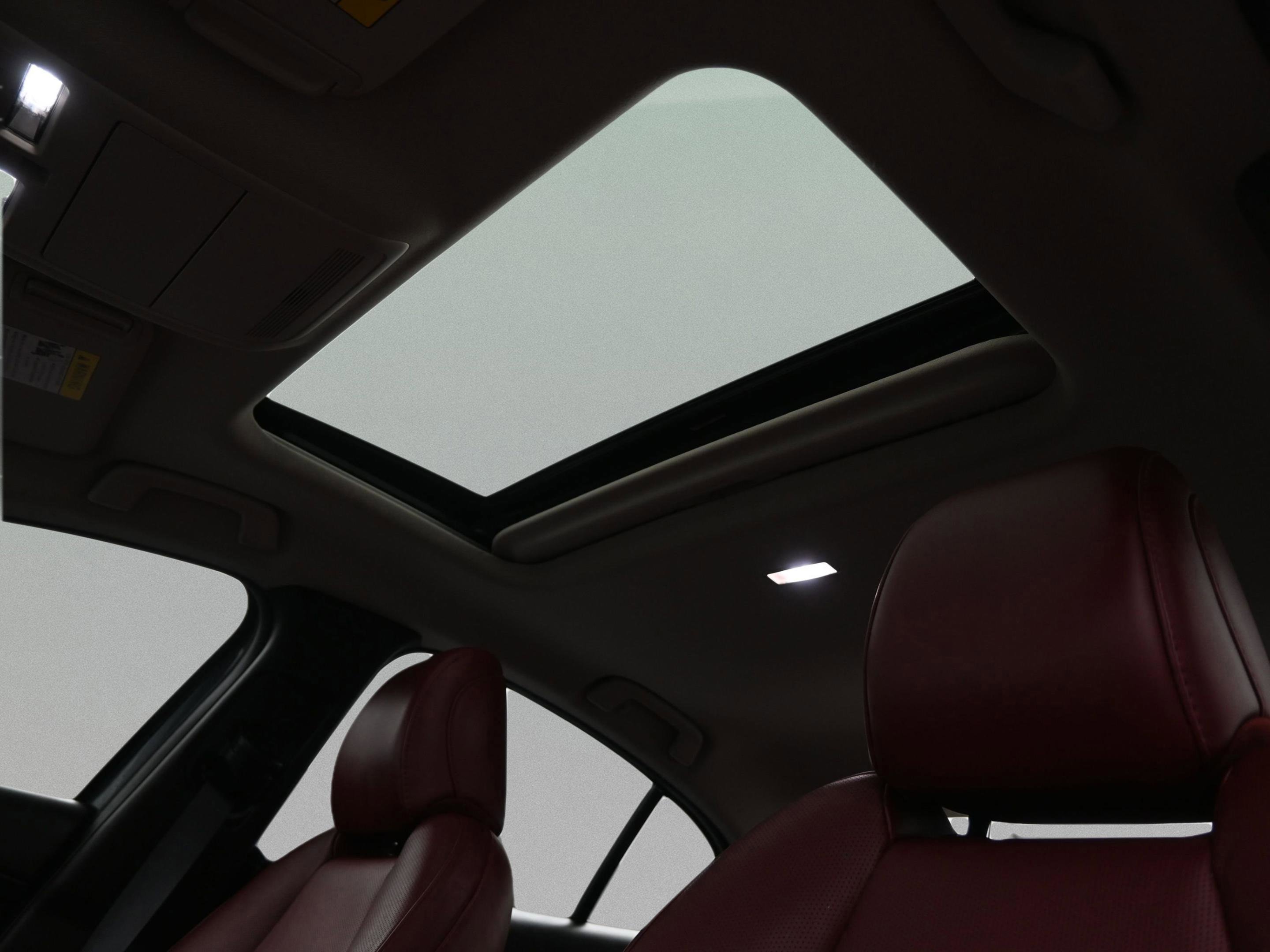 Used 2024 MAZDA MAZDA3 s image 42