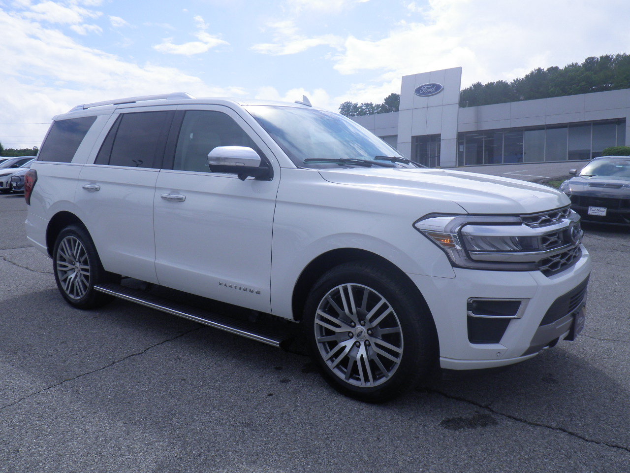 Certified 2023 Ford Expedition Platinum AWD/4WD image 8