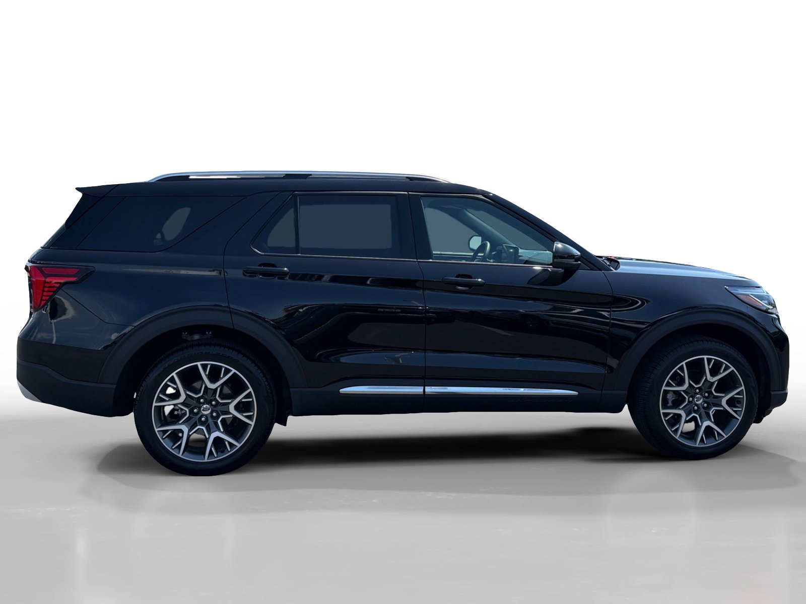 Certified 2025 Ford Explorer Platinum w/ Ultimate Package AWD/4WD image 6
