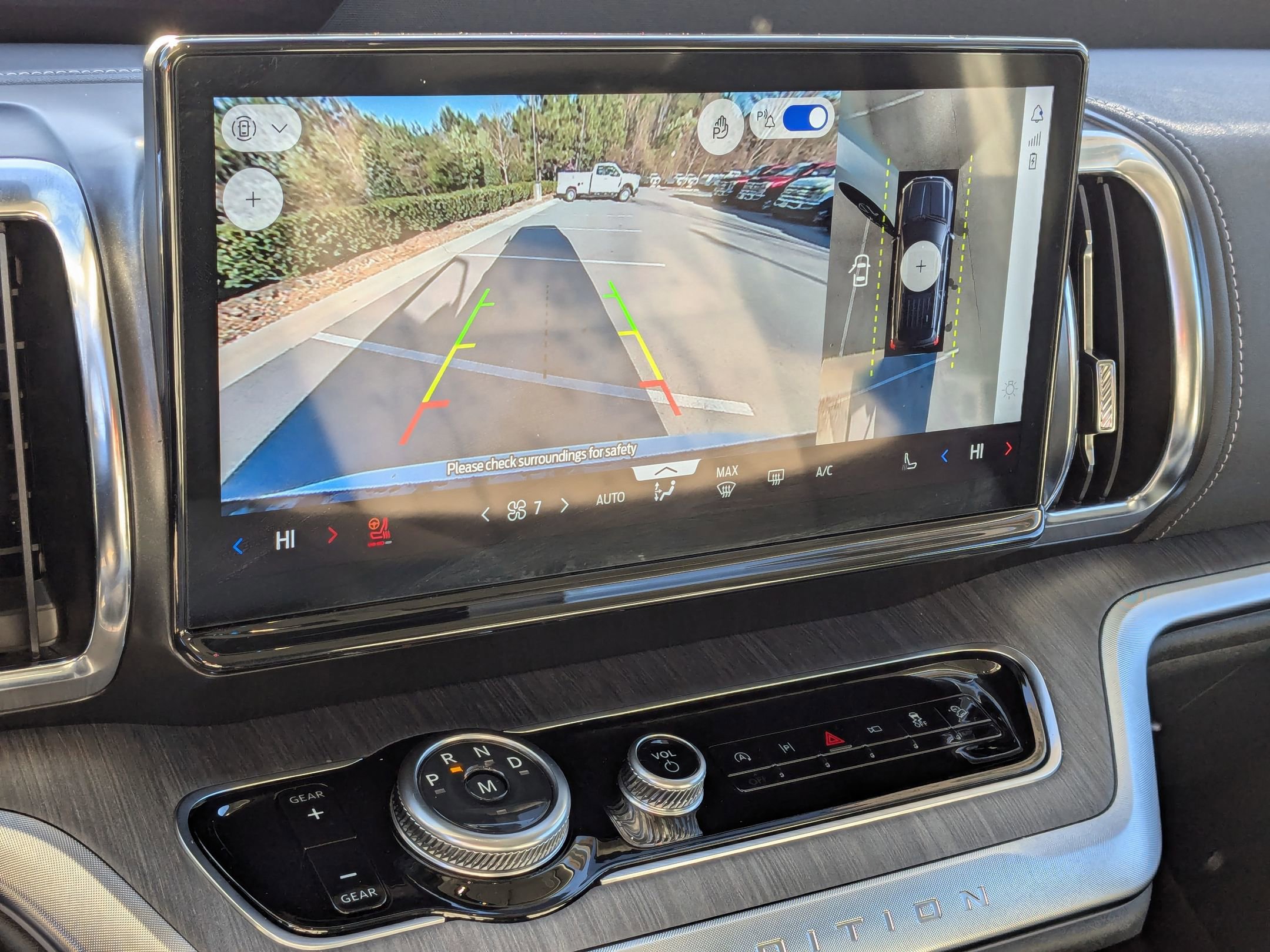 Certified 2025 Ford Expedition Platinum w/ Platinum Ultimate Package image 23