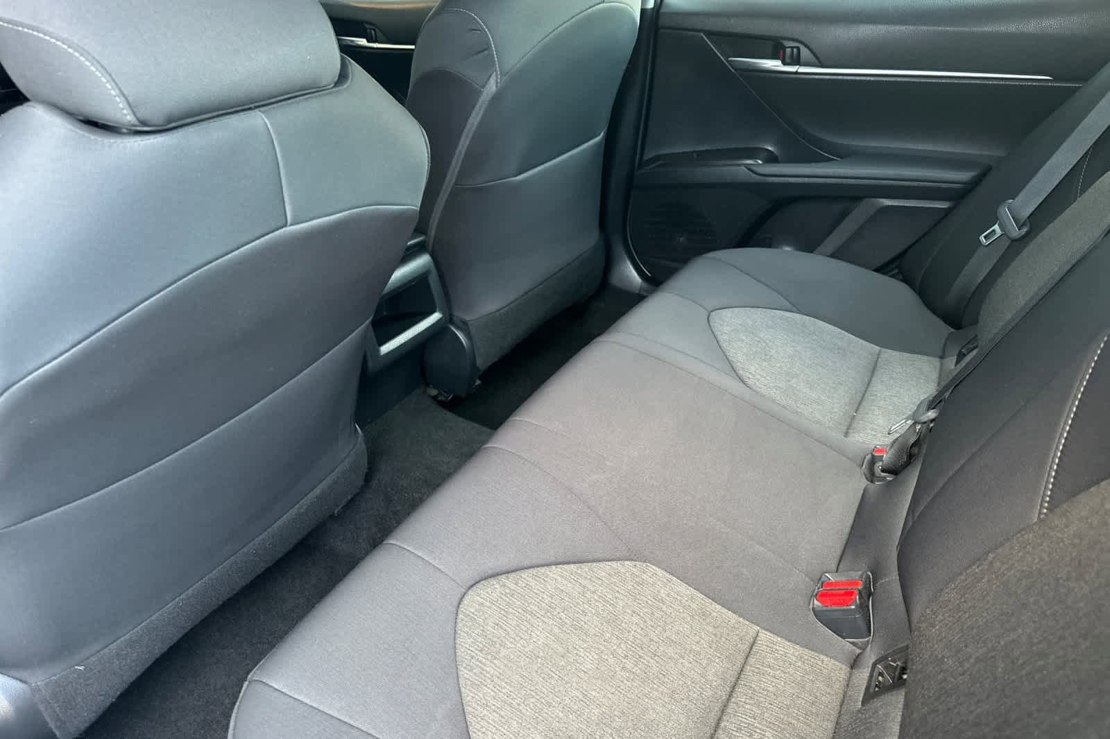 Used 2021 Toyota Camry LE FWD image 4