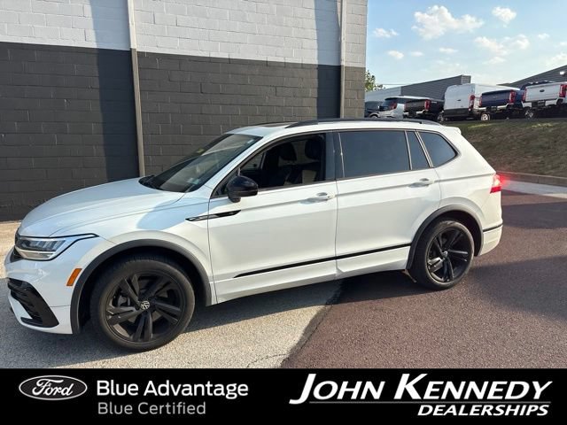Used 2023 Volkswagen Tiguan SE R-Line AWD/4WD image 4