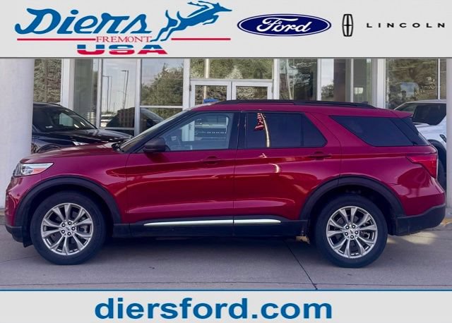 Certified 2023 Ford Explorer XLT w/ Equipment Group 202A AWD/4WD image 1
