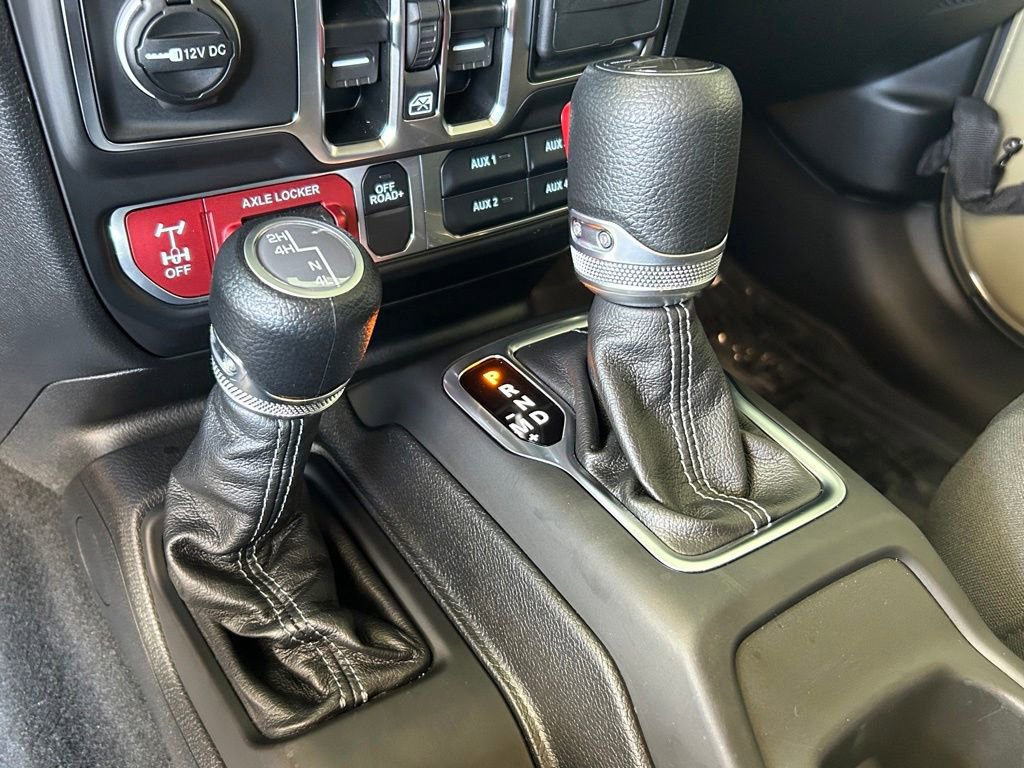 Used 2025 Jeep Gladiator Mojave w/ Safety Group AWD/4WD image 14