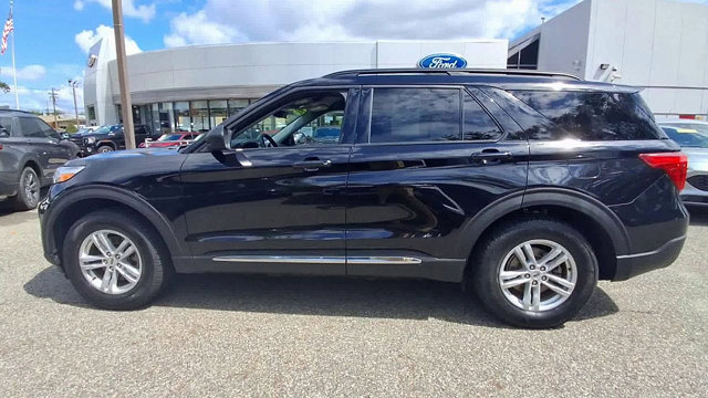 Certified 2022 Ford Explorer XLT w/ Equipment Group 202A image 5