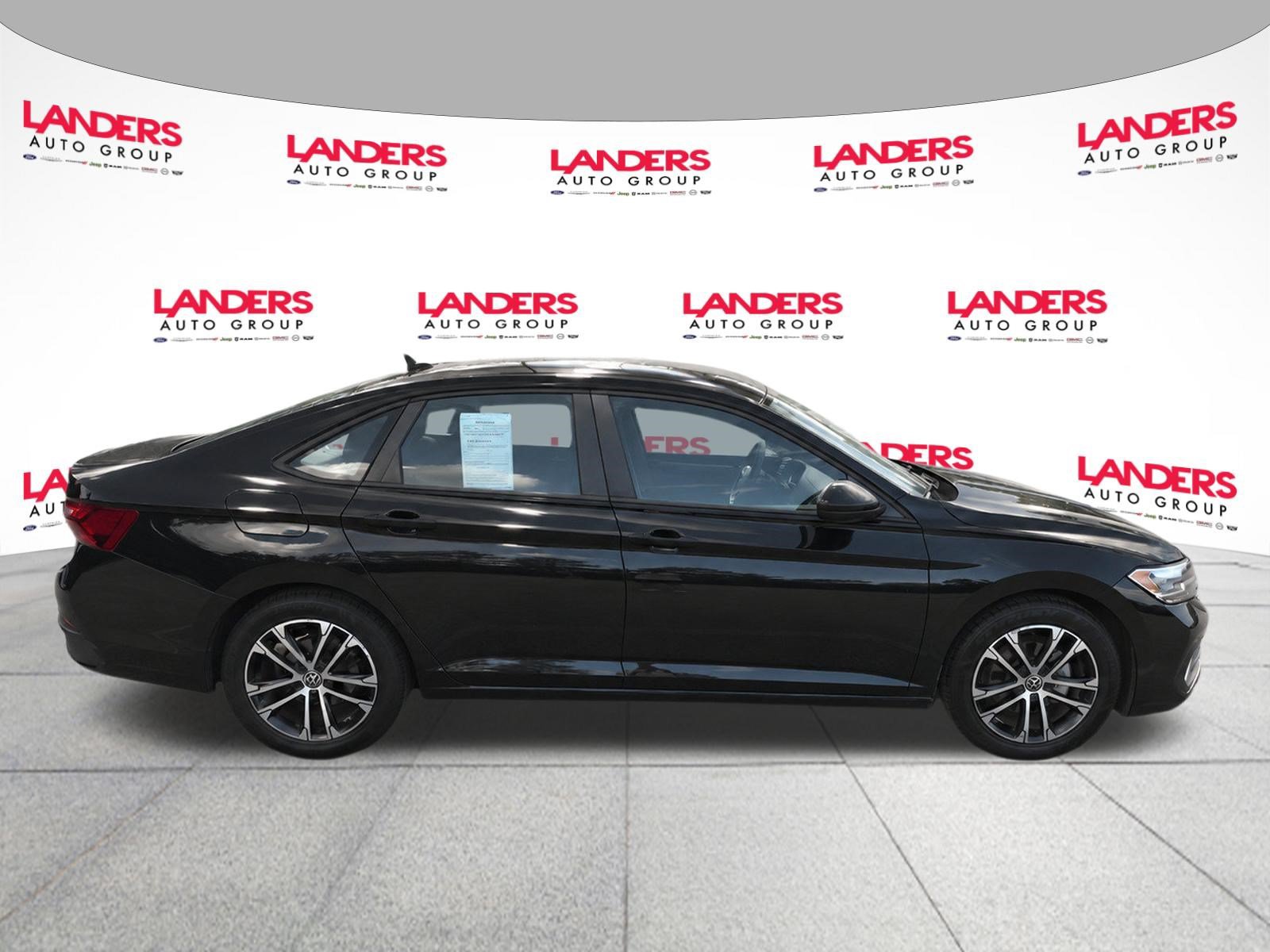 Used 2022 Volkswagen Jetta Sport FWD image 4