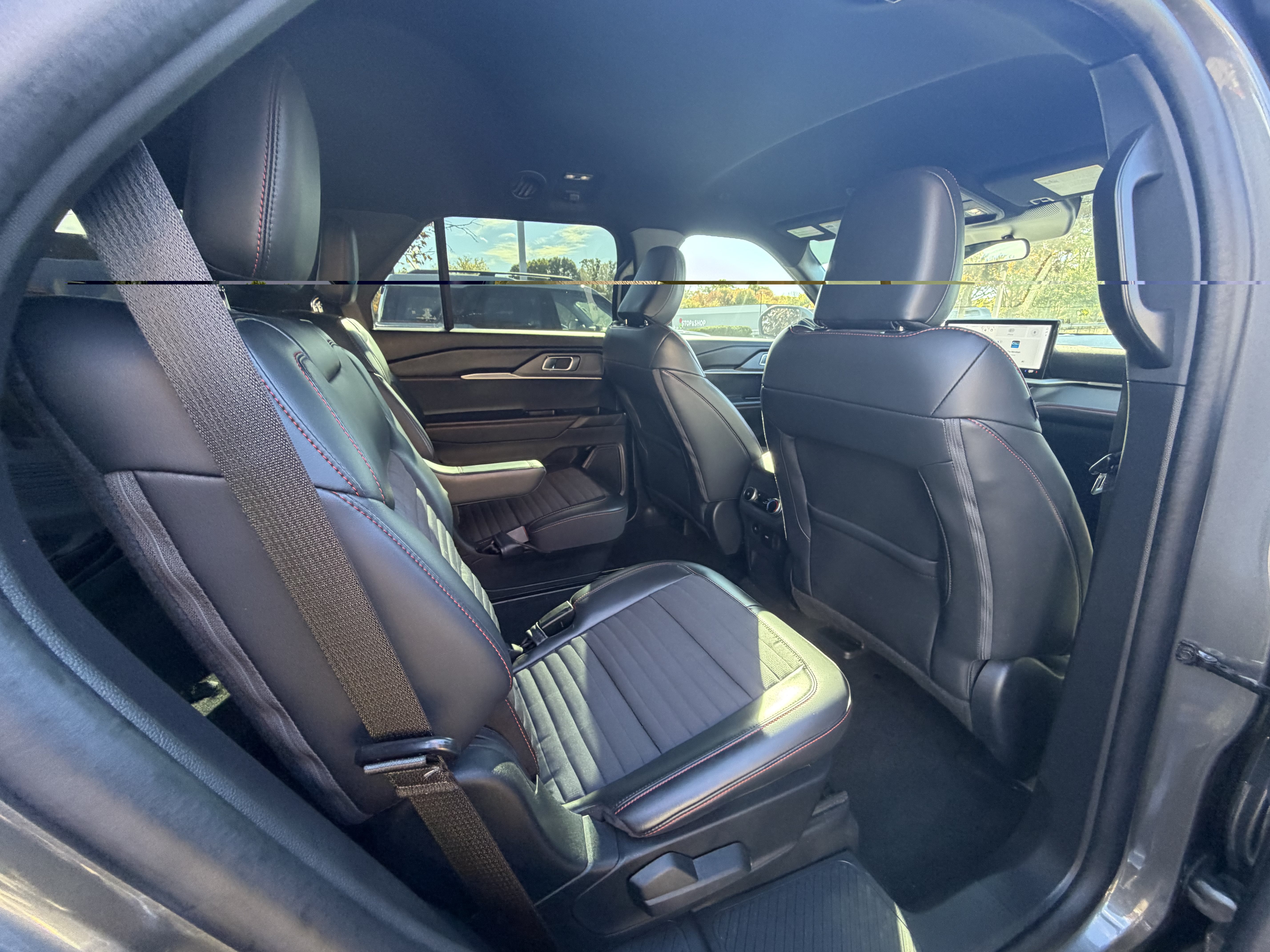 Certified 2025 Ford Explorer ST-Line AWD/4WD image 10