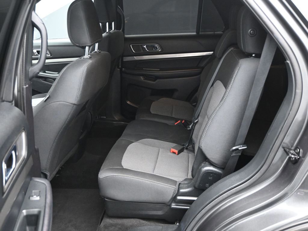 Certified 2018 Ford Explorer XLT image 46