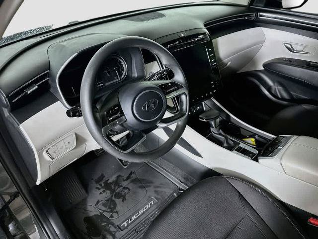 Used 2024 Hyundai Tucson SEL FWD image 2