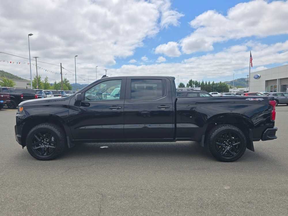 Used 2022 Chevrolet Silverado 1500 Custom w/ LPO, Blackout Package AWD/4WD image 2