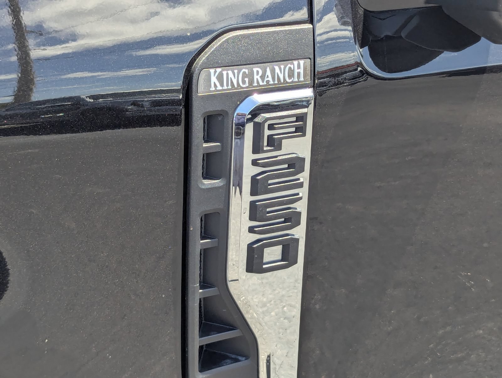 Certified 2025 Ford F250 King Ranch AWD/4WD image 15